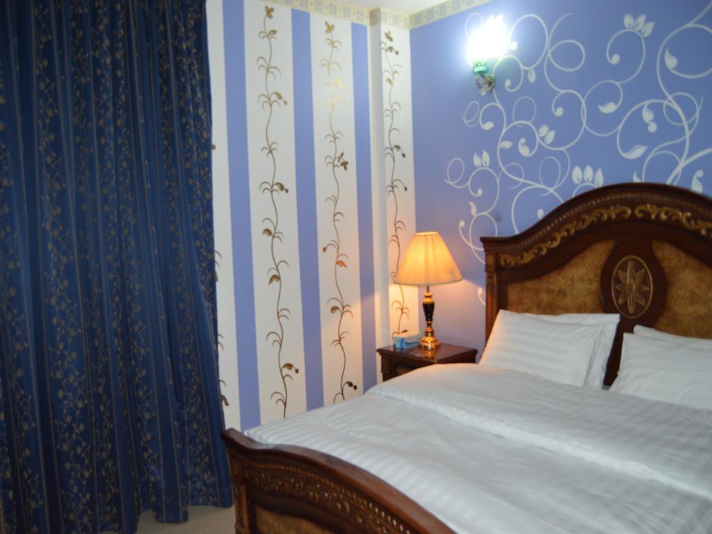 San Rock Hotel Manama Exteriör bild